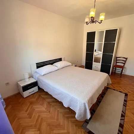 Apartamento Ferienwohnung In Privlaka Mit Garten Und Grill