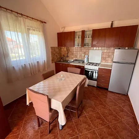 Ferienwohnung In Privlaka Mit Garten Und Grill アパート